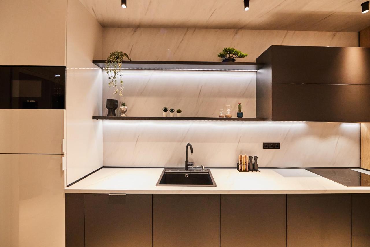 Apartamento Quiboo Cosmopolit Braşov Exterior foto
